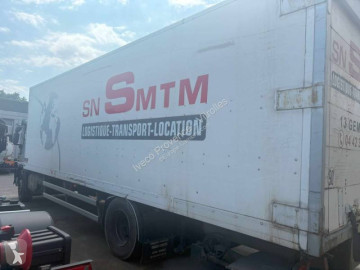 Camión furgón paredes contrachapado Iveco