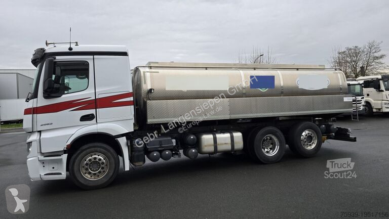 Camion Mercedes 2553 6x2 ISOLIERT