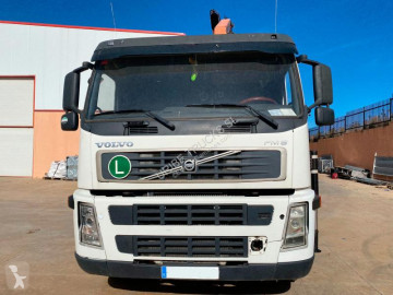 Camion plateau ridelles Volvo