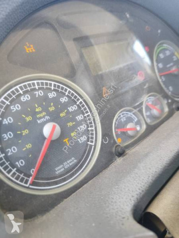 شاحنة قلابة ذات تفريغ خلفي وجانبي Iveco
