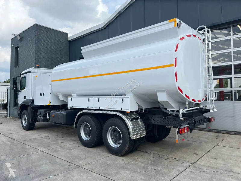 Camião Mercedes 3340 6x4 Water Tank Truck