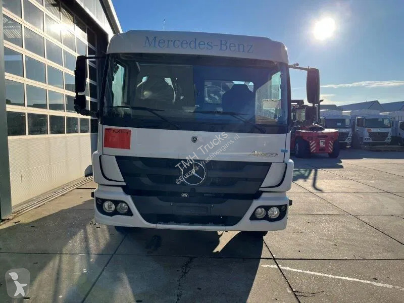 Camión Mercedes 1418 4x2 Fuel Tank Truck