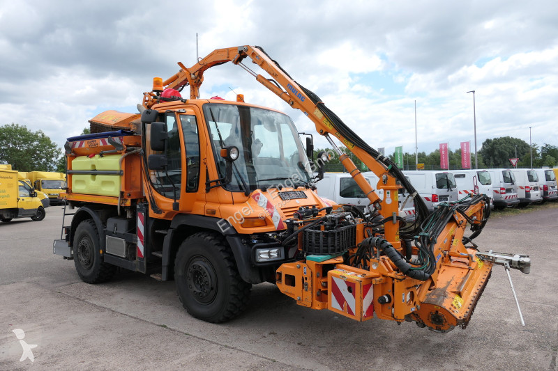Camion Unimog U400 405/12