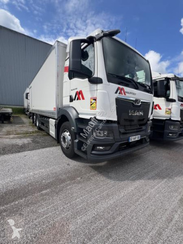 Camion fourgon polyfond MAN