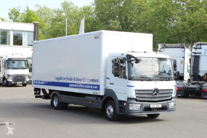 Camion fourgon Mercedes