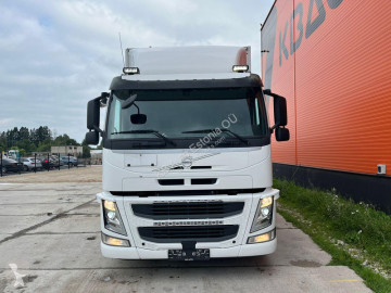 Camión furgón Volvo