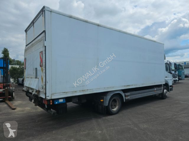 Kamion Mercedes 1224 mit Ladebordwand