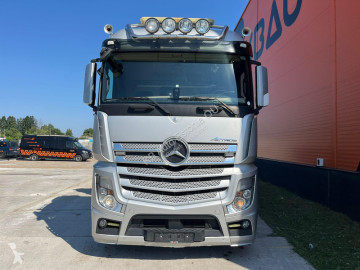 Camion gru Mercedes