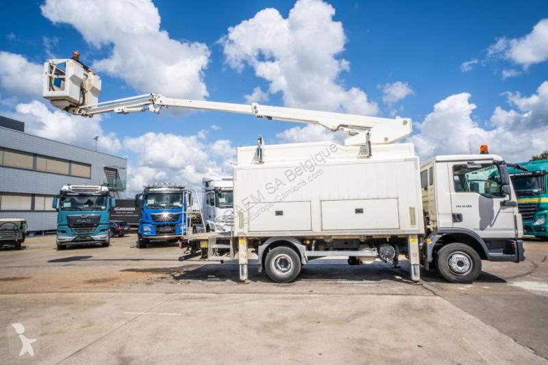 Camion MAN 12.180 BB - COMET 151 TAL