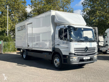 Camion fourgon Mercedes