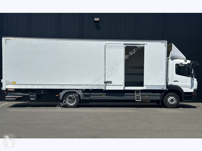 Kamion Mercedes 1218 Fourgon