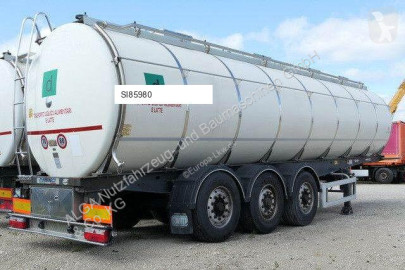 Camion citerne Menci