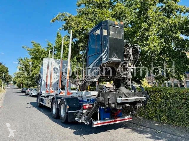 Camión Volvo 16750 6x4/Kran Jonsered...