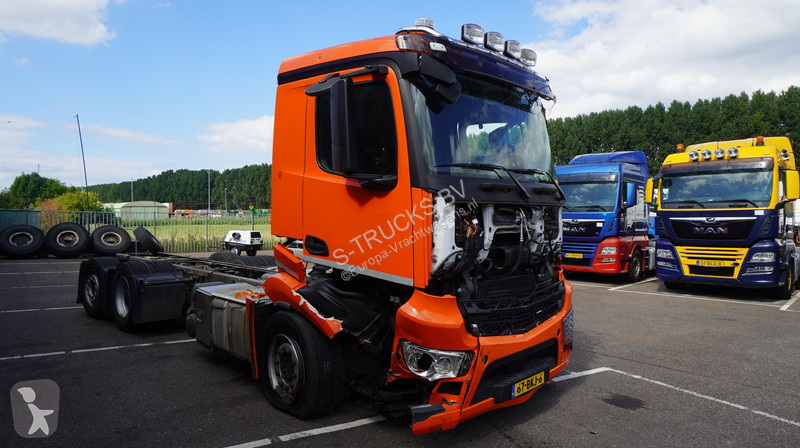 Kamion Mercedes ANTOS 2843 6x2 DAMAGED VEHIE