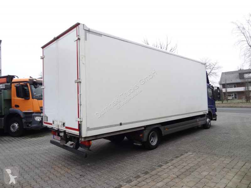 Kamion Mercedes 822