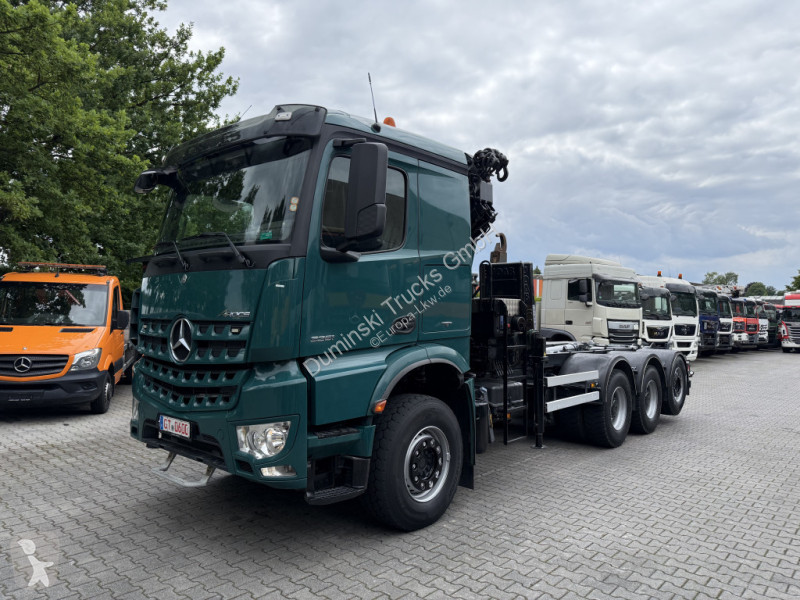 Kamion Mercedes 3251 8X4 Haken mit Kran HMF...