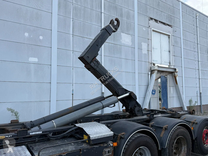 Kamion Volvo 460 8X4 + PALFINGER 22 TON HOOKLIFT