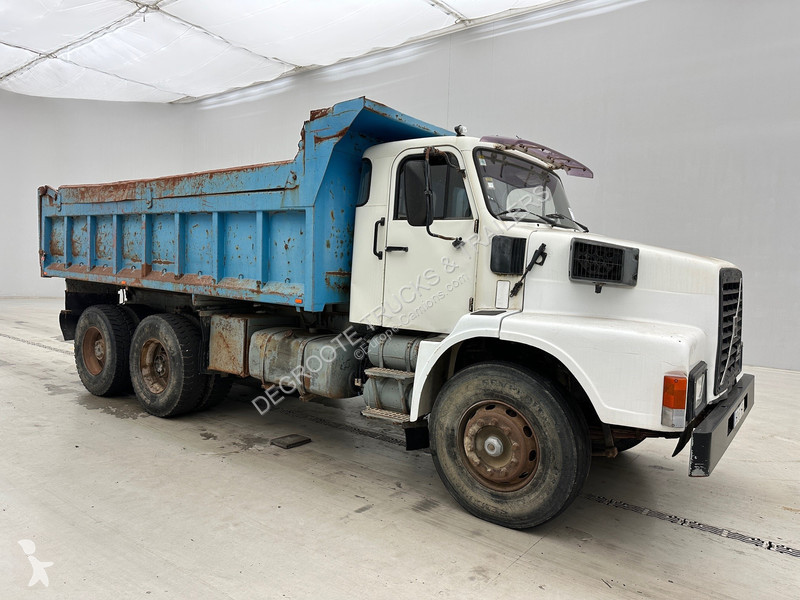 Camion Volvo .320 - 6x4