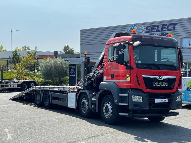 Camion MAN 35.360 8x2 porte engins