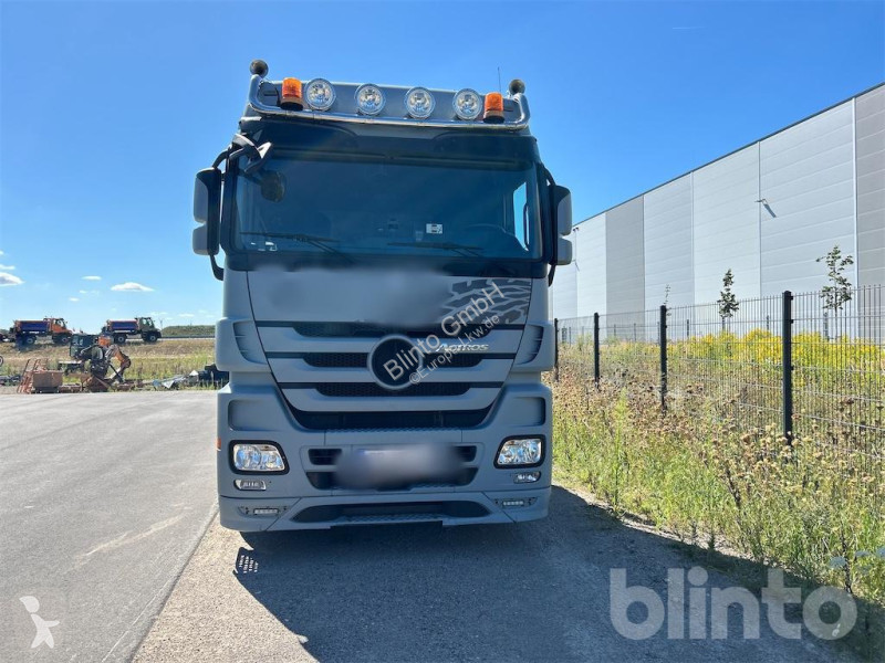 Ensemble routier Mercedes Acros