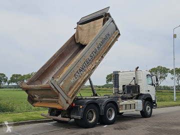 Camion tri-benne Volvo