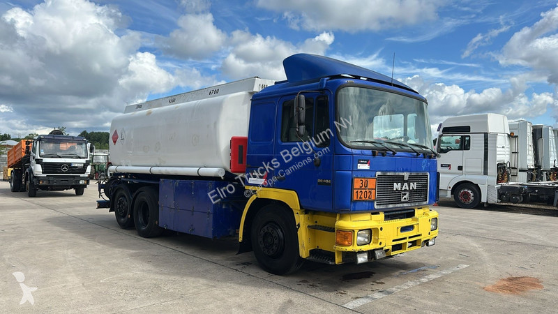 Lastbil MAN 26.402 (18.000 L / 6X2 / 6 CYLINDER...
