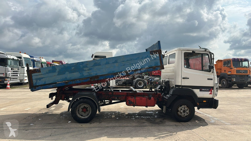 Kamion Mercedes SK  (POMPE MANUELLE / MANUAL...