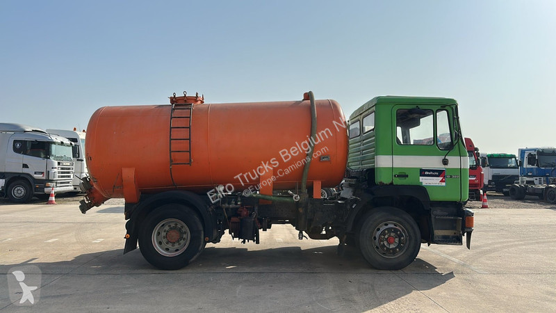 Kamion MAN (MANUAL PUMP / POMPE MANUELLE /...