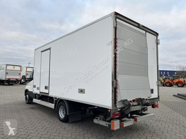 Camião Iveco 70C18 Tiefkühlkoffer mit Ladebordwand