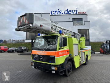 Camion nacelle Mercedes