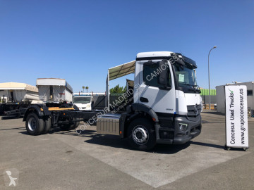 Camión chasis Mercedes nuevo