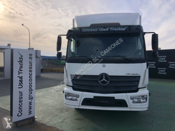 Camion fourgon Mercedes