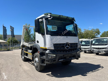 Camión portacontenedor de cadenas Mercedes nuevo