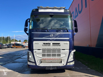Camion grue Volvo