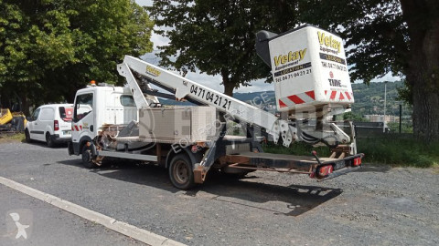 Utilitaire nacelle Nissan