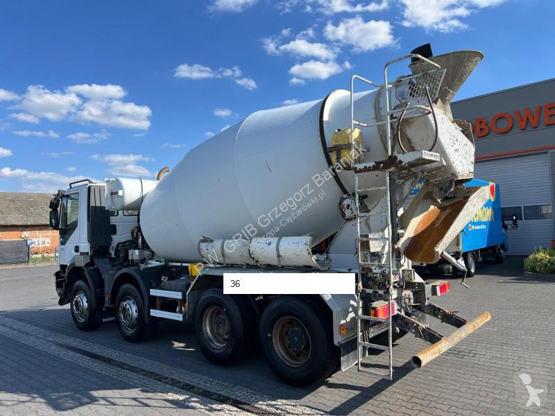 Camion Iveco 410 CONCRETE MIXER LIEBHERR 904 9m³