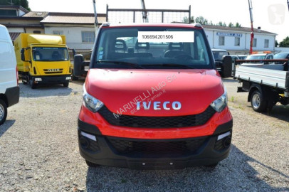 Con volquete Iveco