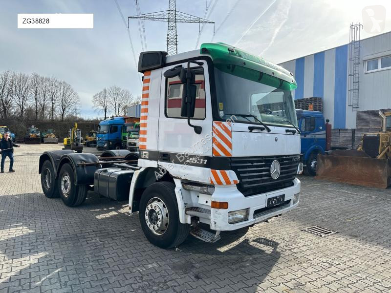 Camion Mercedes MP1 2531