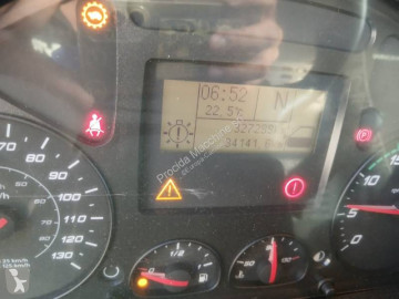 شاحنة قلابة ذات تفريغ خلفي وجانبي Iveco