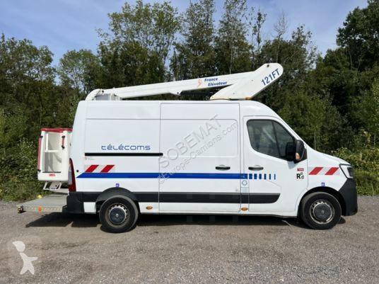 Véhicule utilitaire Renault 121FT