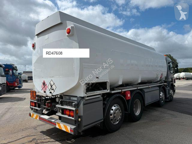 شاحنة Scania P400 8x2*6 HMK Bilcon 24.000 l....