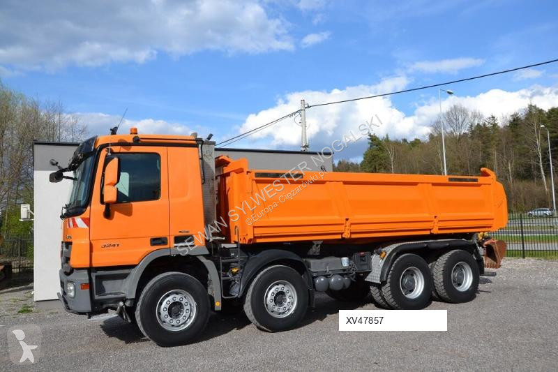 Teherautó Mercedes ACTROS 3241