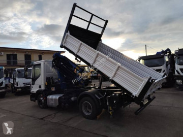 شاحنة قلابة ذات تفريغ خلفي وجانبي Iveco