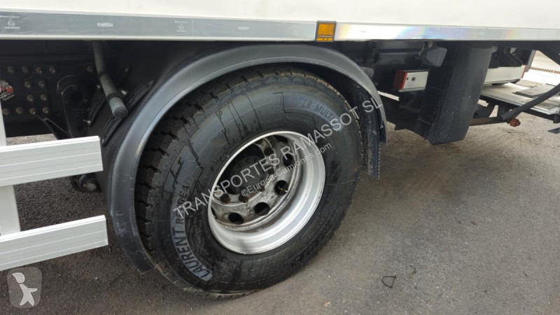 شاحنة Renault  D WIDE (LOA Location avec Option...