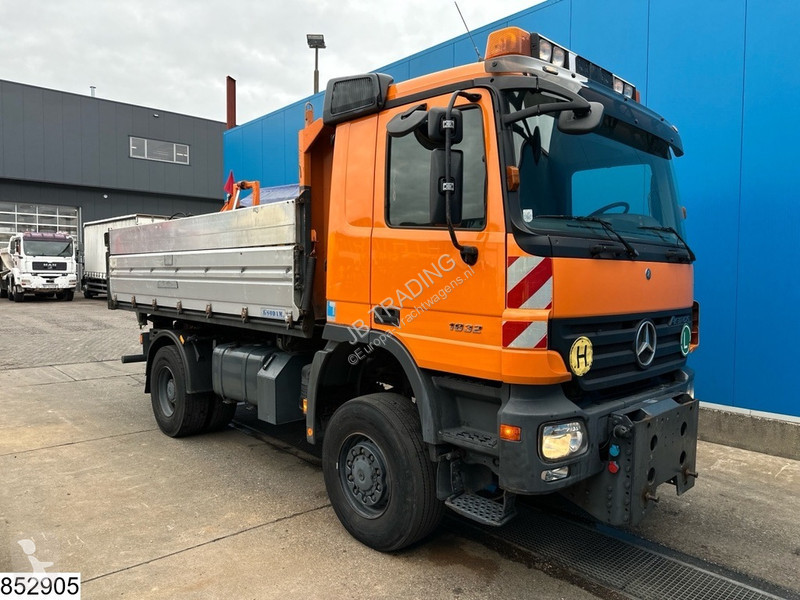 Mercedes 1832 4X4, Grit spreader, Snow plough,...