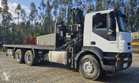 Kamion jeřáb Iveco