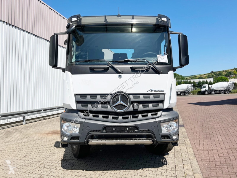 Betonárske zariadenie Mercedes Arocs 3240 8x4...