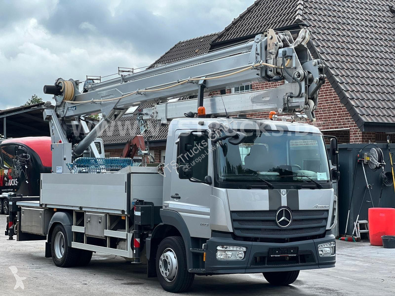 شاحنة Mercedes 1223 4x2 Böcker-Dachdeckerkran