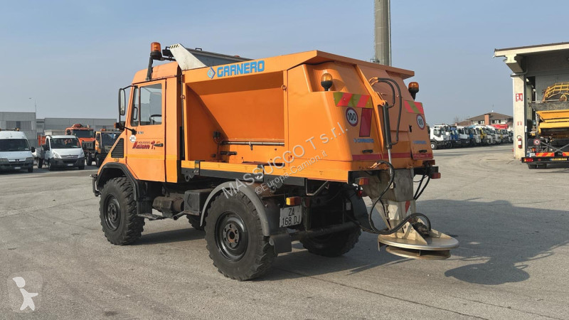 شاحنة Mercedes UNIMOG U90 4X4