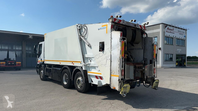 شاحنة Iveco 330 6X2